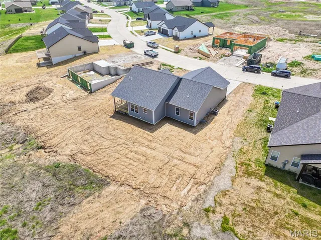 $440,100 | 914 Seneca Drive, Waterloo, IL 62298