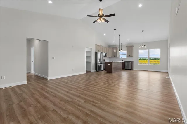 $440,100 | 914 Seneca Drive, Waterloo, IL 62298