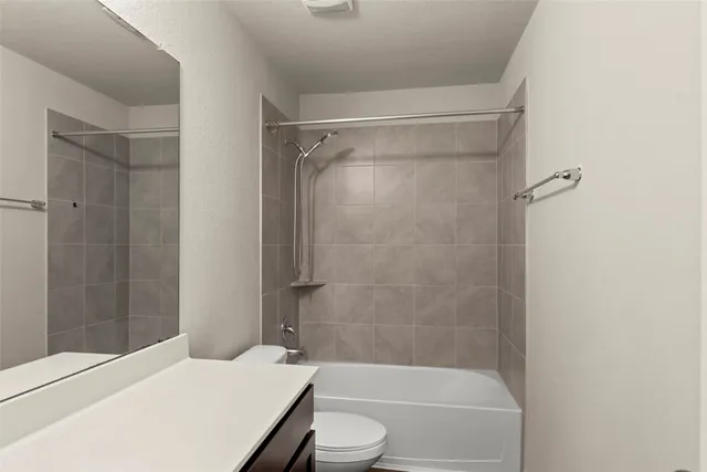 $2,300 | 1827 Brady Shores Drive, Richmond, TX 77469