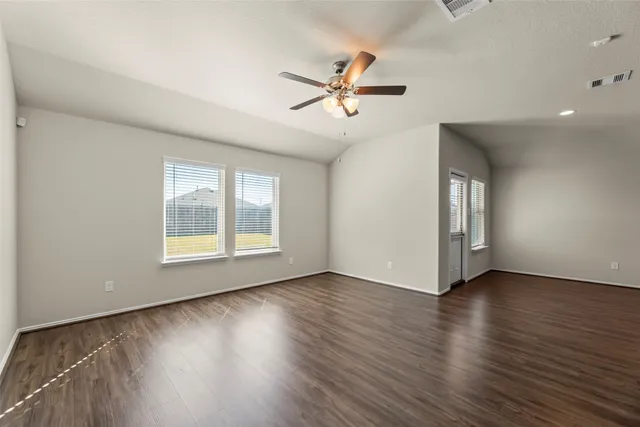 $2,300 | 1827 Brady Shores Drive, Richmond, TX 77469