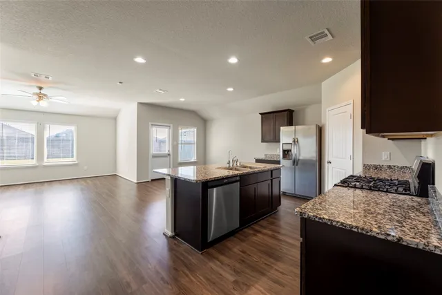 $2,300 | 1827 Brady Shores Drive, Richmond, TX 77469