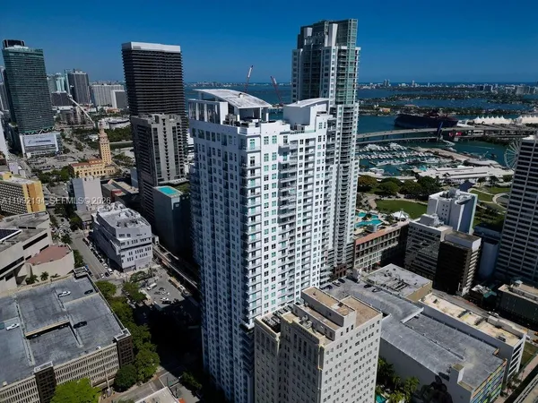 $3,200 | 133 Northeast 2nd Avenue, Unit 512, Miami, FL 33132