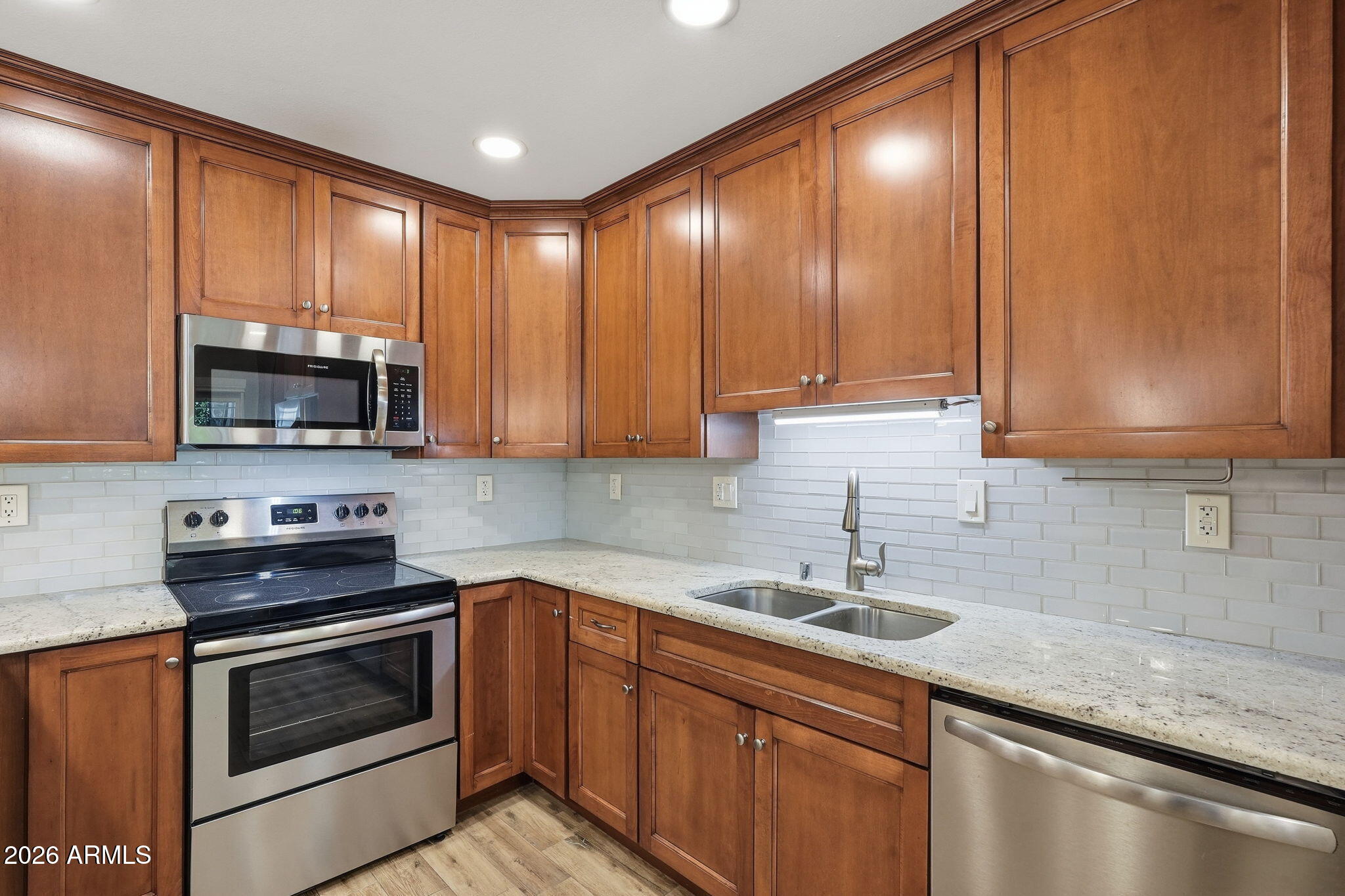 5525 East Thomas Road, Unit C2 Phoenix, AZ 85018 - Photo 7 of 26 009_ListerPros