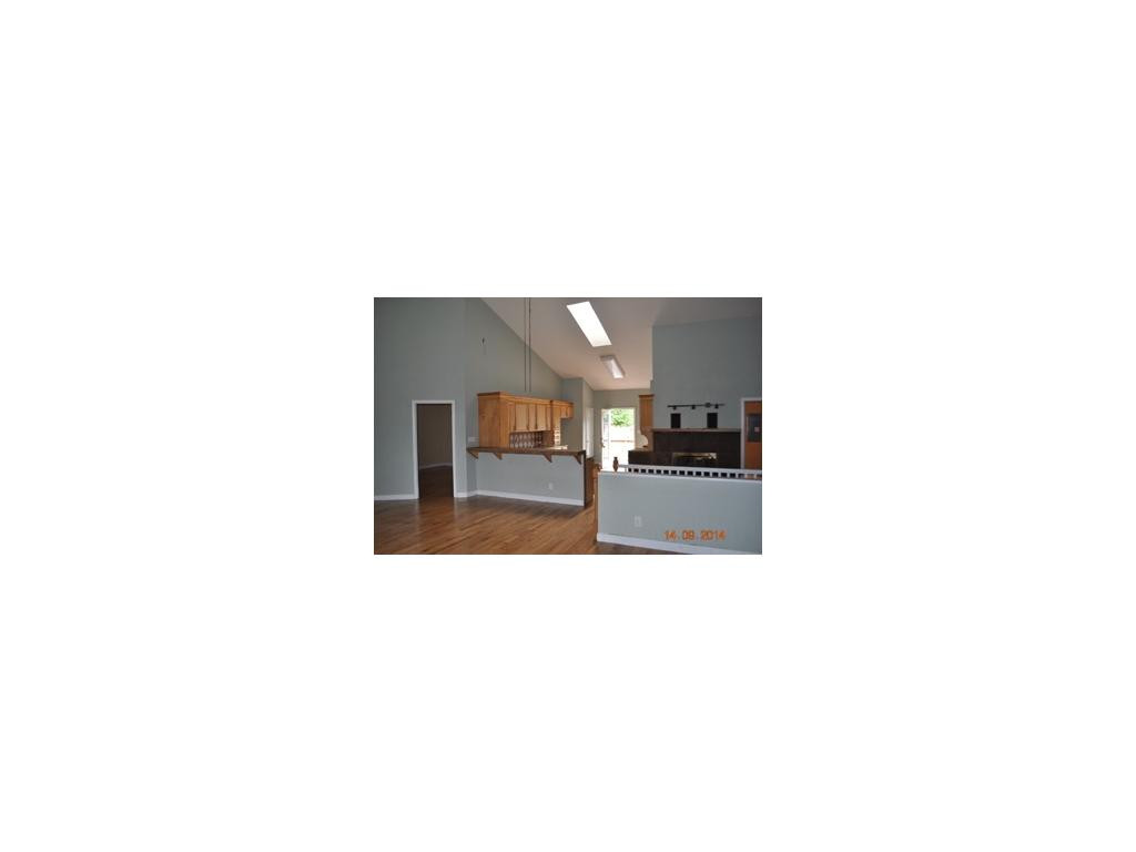 10206 Sparrow Hawk Road, Unit 1 Coeburn, VA 24230 - Photo 2 of 6 Gourmet kitchen