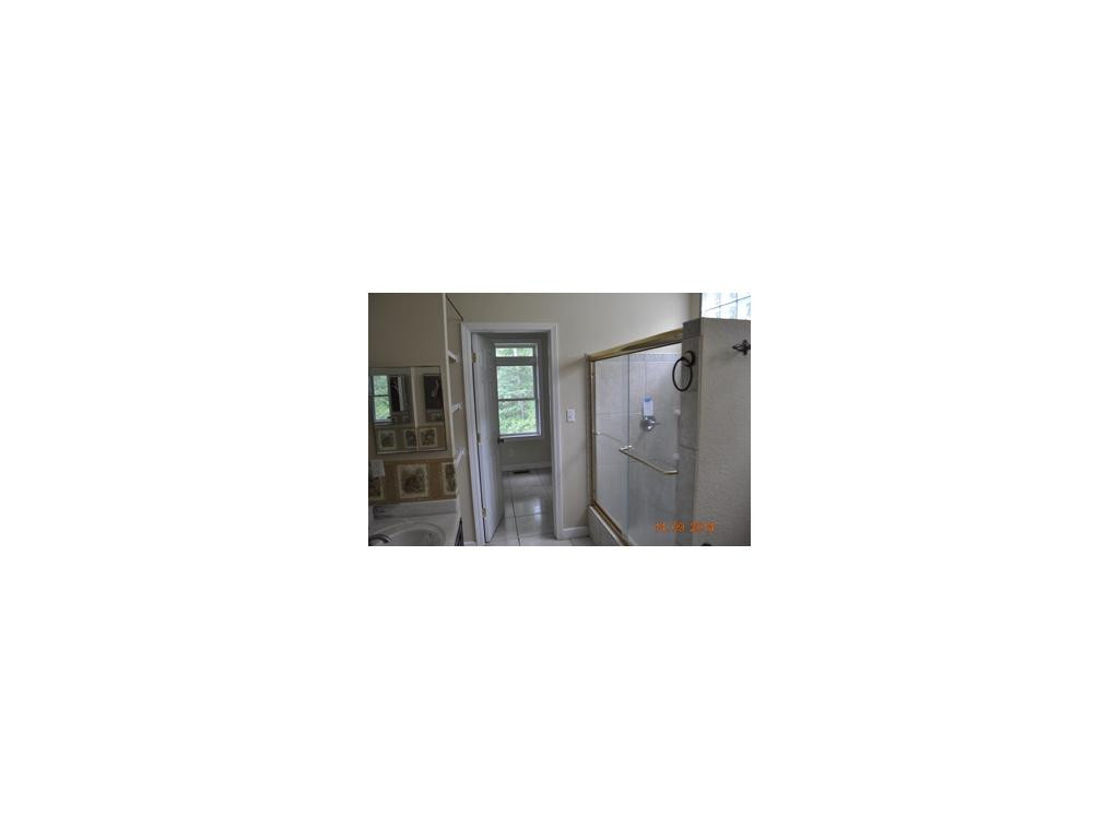 10206 Sparrow Hawk Road, Unit 1 Coeburn, VA 24230 - Photo 6 of 6 Bath