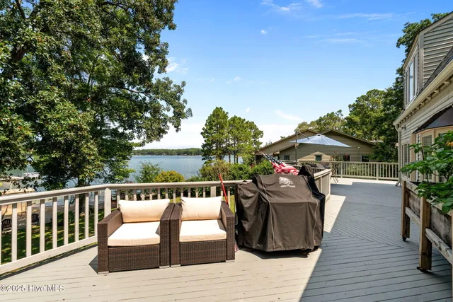 $639,000 | 151 Firetree Lane, West End, NC 27376