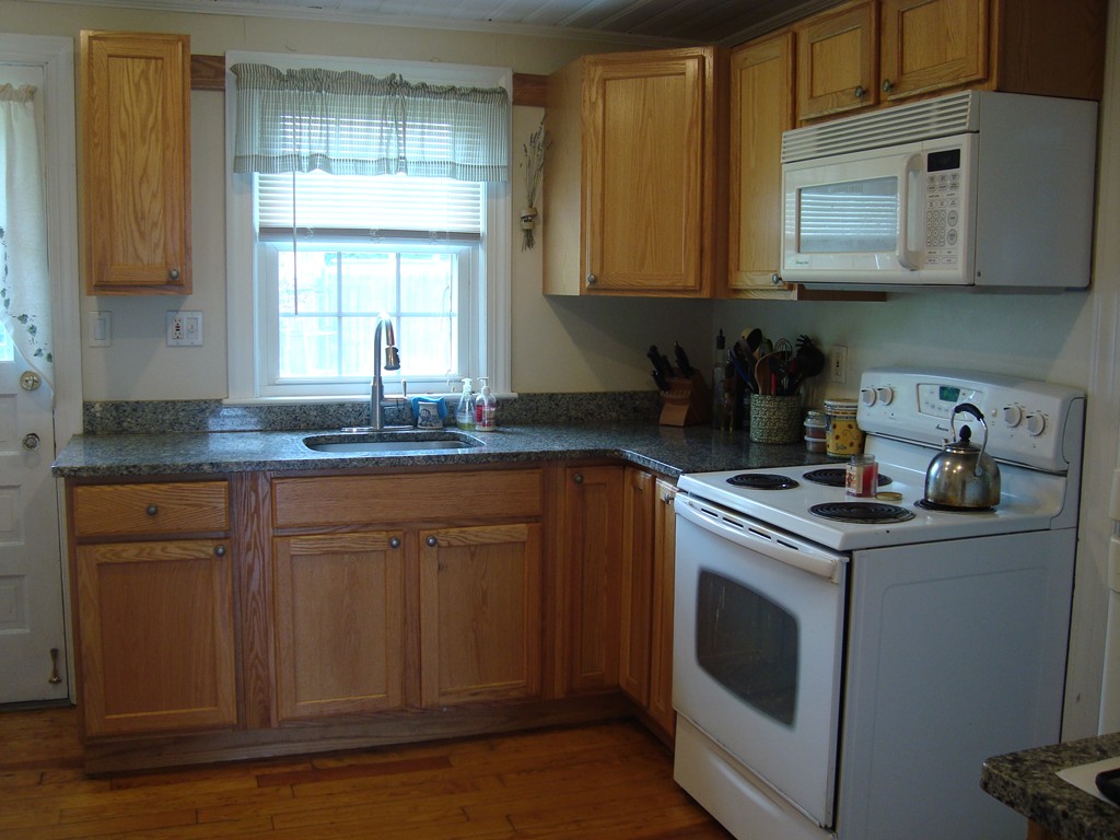 14 Chatham Village Road Worcester, MA 01606 - Photo 5 of 14 Gallery Image 5