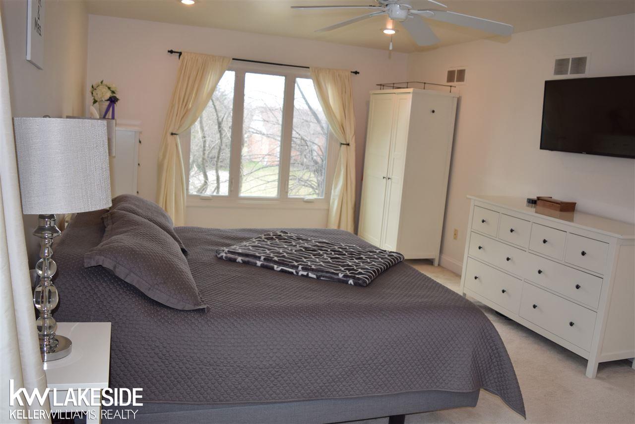 3199 Salem Drive Rochester, MI 48306 - Photo 37 of 64 31315844-36.JPG