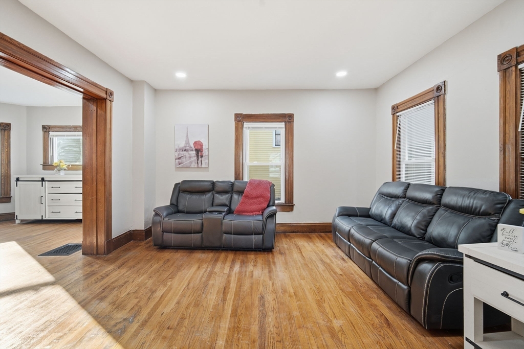 106 Amherst Street Springfield, MA 01109 - Photo 11 of 30