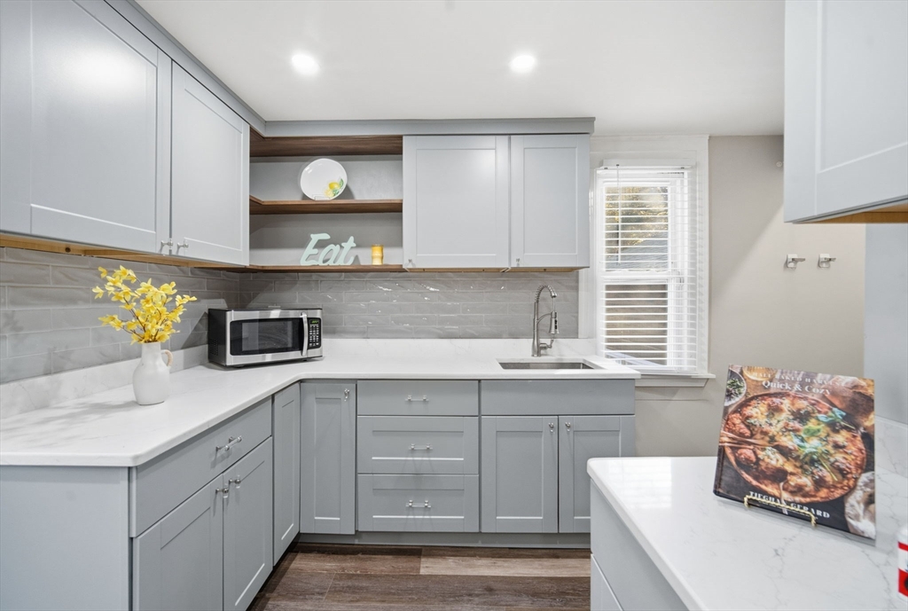 106 Amherst Street Springfield, MA 01109 - Photo 13 of 30