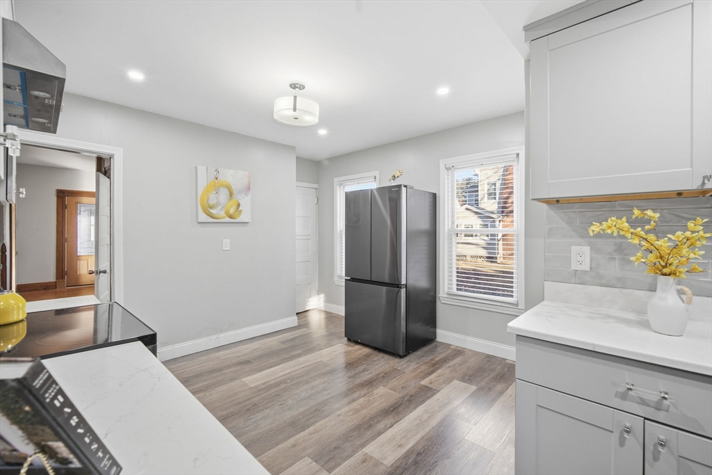 106 Amherst Street Springfield, MA 01109 - Photo 16 of 30