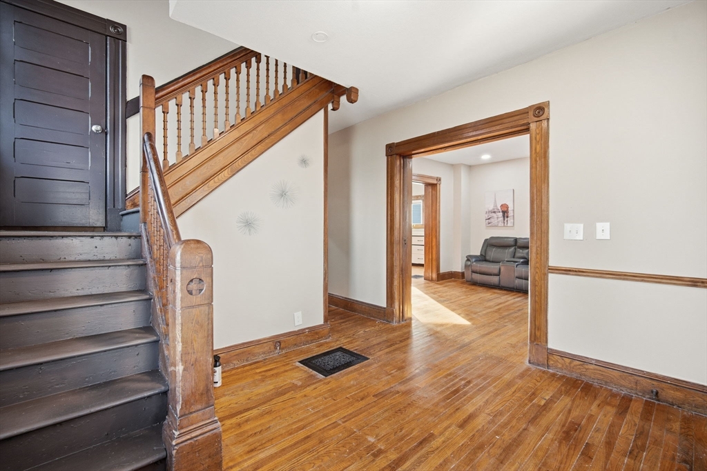 106 Amherst Street Springfield, MA 01109 - Photo 6 of 30