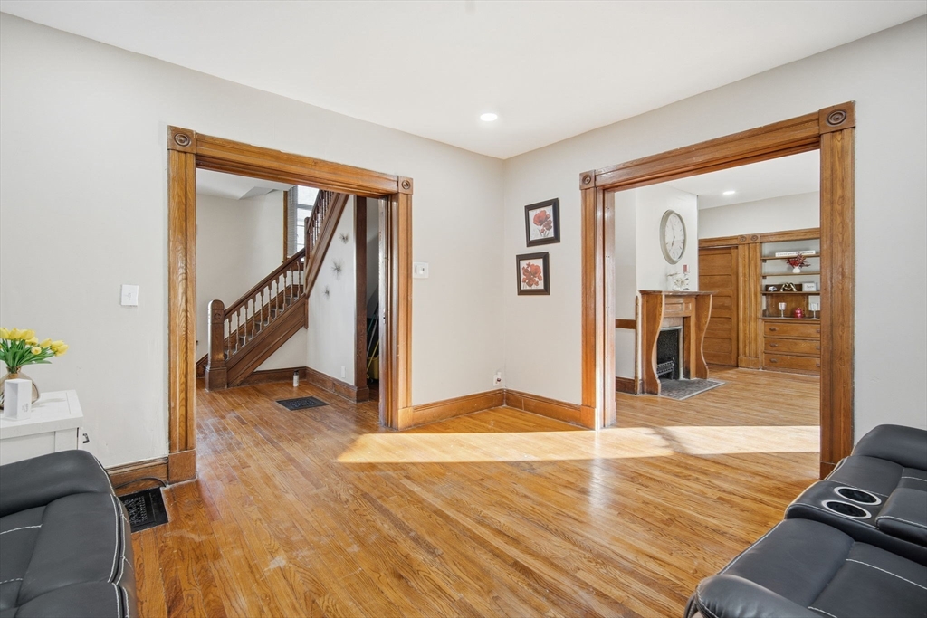 106 Amherst Street Springfield, MA 01109 - Photo 9 of 30