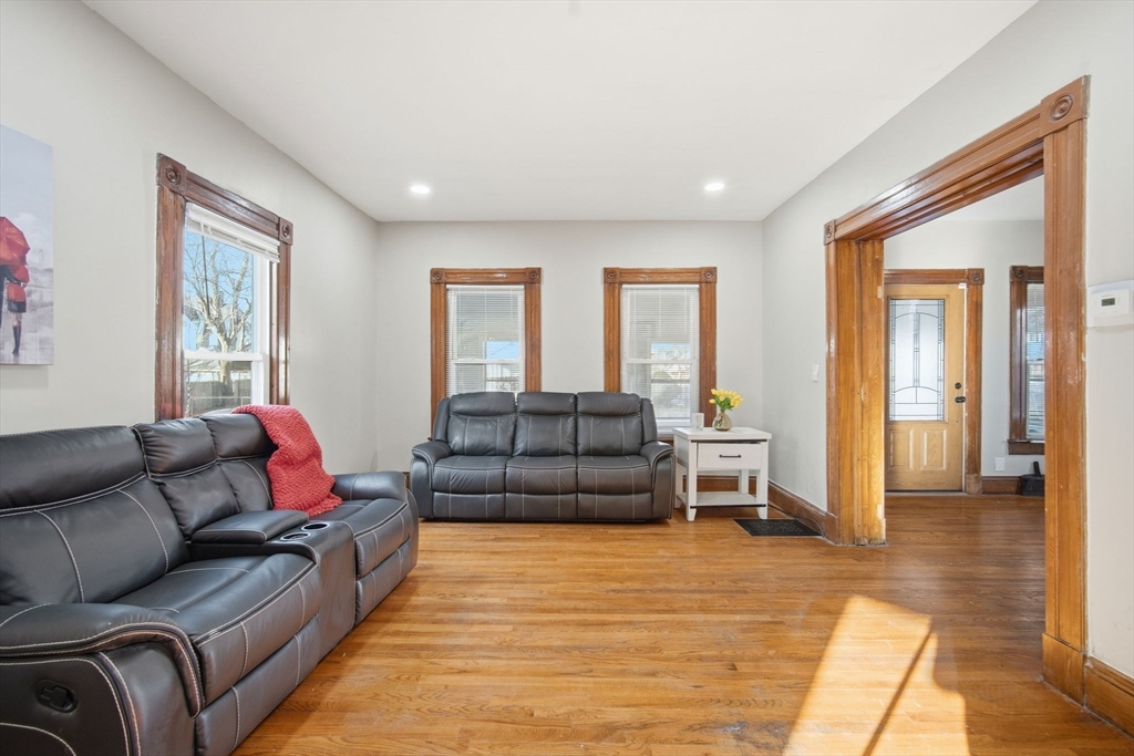 106 Amherst Street Springfield, MA 01109 - Photo 10 of 30