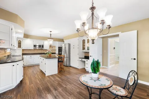 $1,150,000 | 2 William Way, Long Valley, NJ 07853