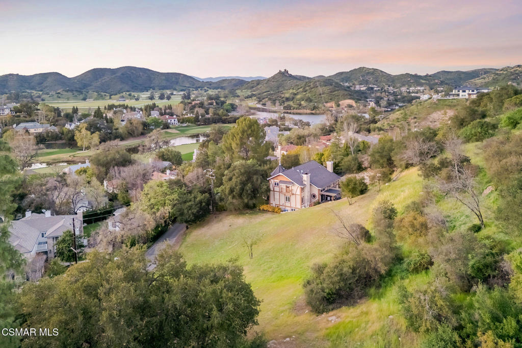 44 Upper Lake Road Lake Sherwood, CA 91361 - Photo 4 of 10