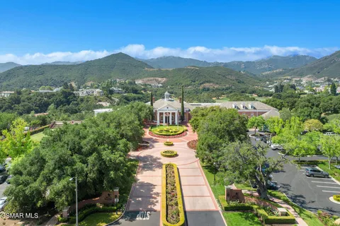 $999,000 | 44 Upper Lake Road, Lake Sherwood, CA 91361