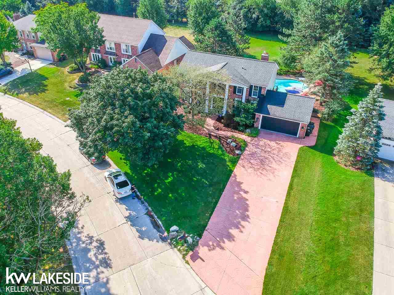 2437 Rancroft Beat Rochester Hills, MI 48306 - Photo 5 of 33