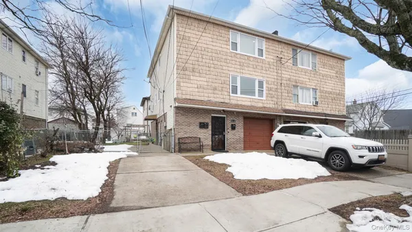 $3,000 | 146-06 228th Street | Brookville