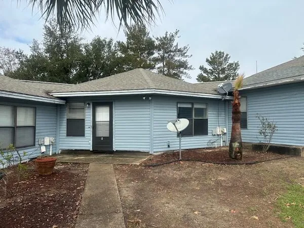 $1,200 | 6904 Sea Turtle Circle, Unit B, Navarre, FL 32566