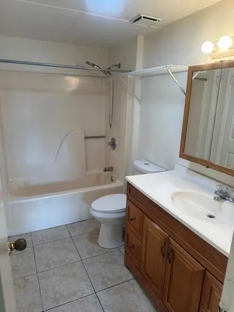 $1,200 | 6904 Sea Turtle Circle, Unit B, Navarre, FL 32566
