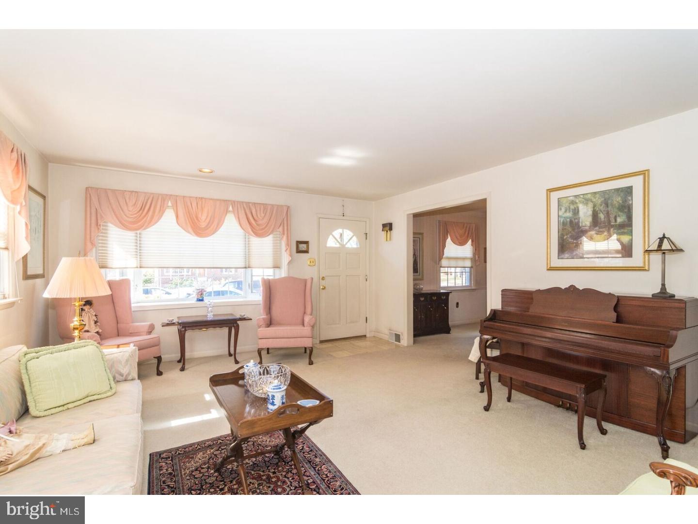 2969 Banner Road Willow Grove, PA 19090 - Photo 6 of 25 Living Room