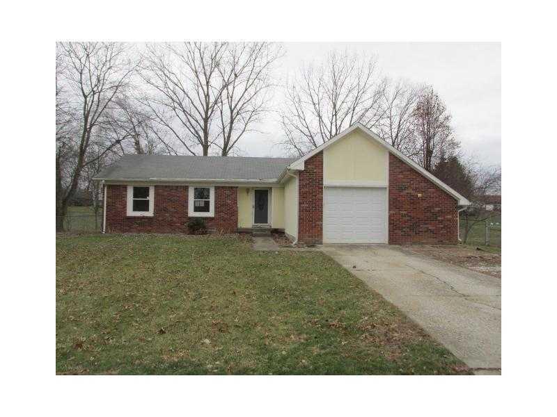 576 Yorktown Road Greenwood, IN 46142 - Photo 1 of 11 Gallery Image 1
