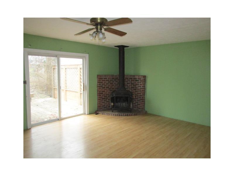 576 Yorktown Road Greenwood, IN 46142 - Photo 3 of 11 Gallery Image 3