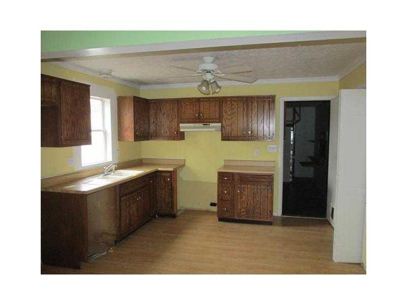 576 Yorktown Road Greenwood, IN 46142 - Photo 5 of 11 Gallery Image 5
