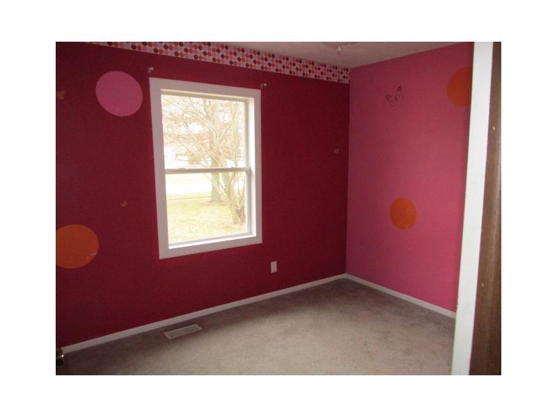 576 Yorktown Road Greenwood, IN 46142 - Photo 10 of 11 Gallery Image 10