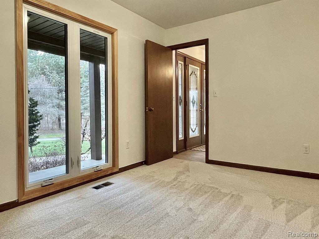 5009 Aintree Road Rochester, MI 48306 - Photo 19 of 41