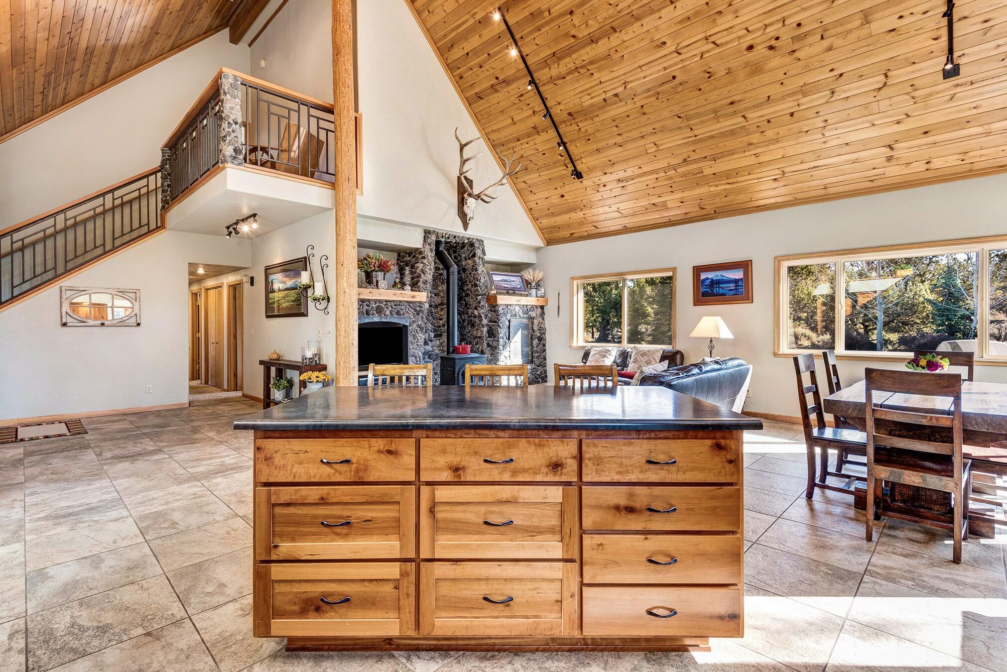 64788 Collins Road Bend, OR 97703 - Photo 13 of 49 13