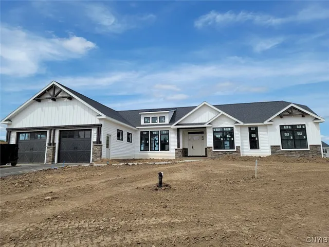 $949,870 | 8835-water Gaskin Road, Clay, NY 13041