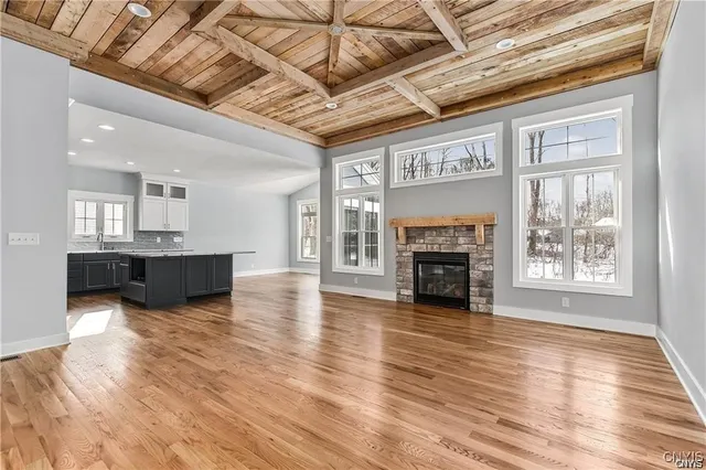 $949,870 | 8835-water Gaskin Road, Clay, NY 13041