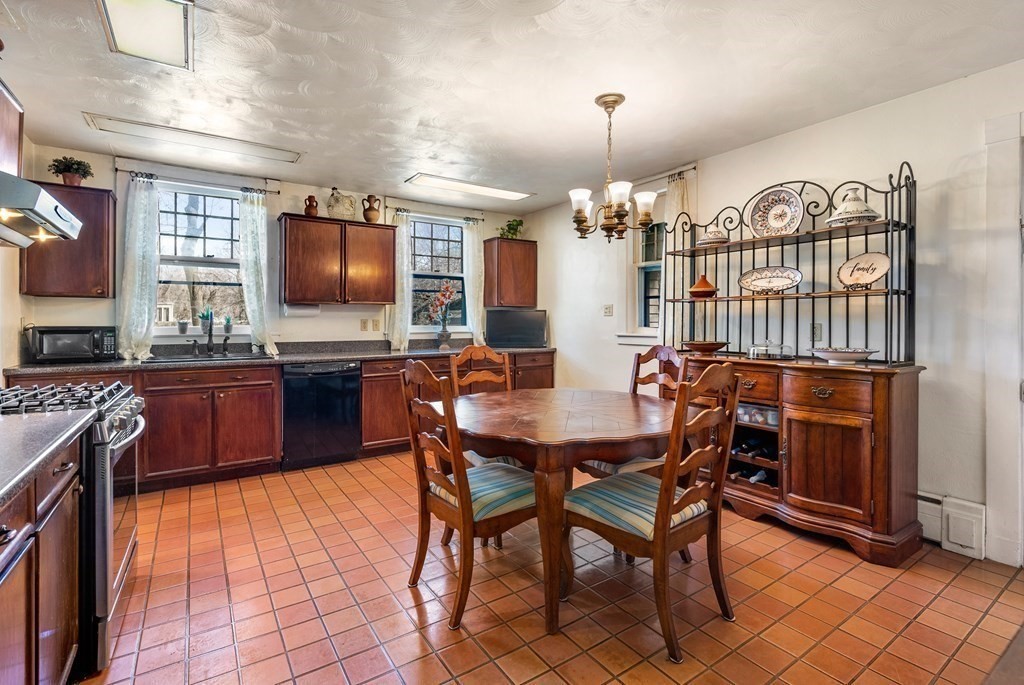 73 Washington Road Springfield, MA 01108 - Photo 29 of 42