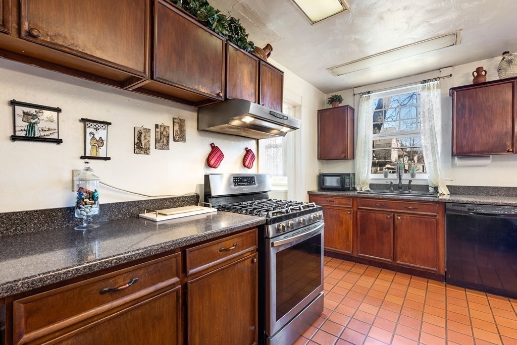 73 Washington Road Springfield, MA 01108 - Photo 30 of 42