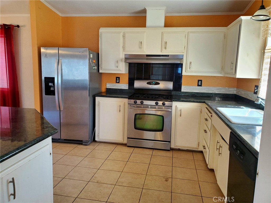21621 Sandia Road, Unit 31 Apple Valley, CA 92308 - Photo 18 of 46