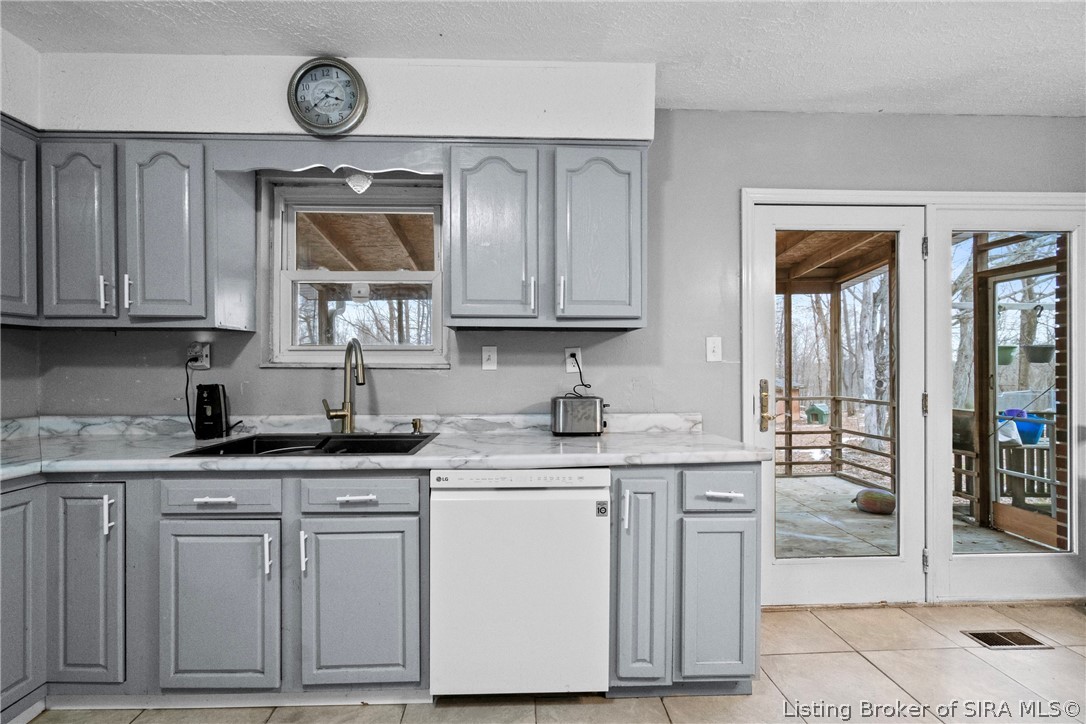 9690 South Voyles Road Pekin, IN 47165 - Photo 11 of 36