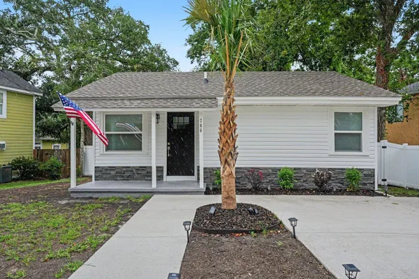 $319,999 | 206 Maple Street, Myrtle Beach, SC 29577