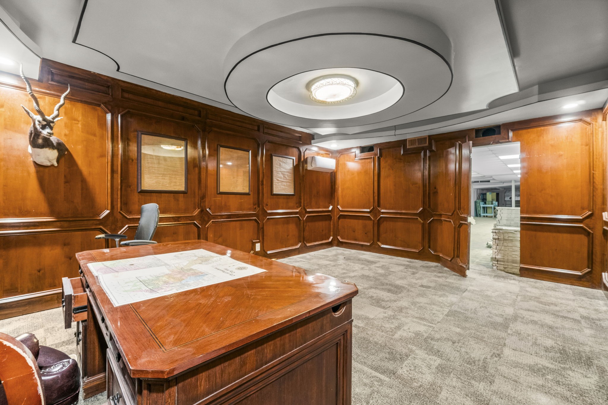 1018 Shaver Street Pasadena, TX 77506 - Photo 11 of 43 Large office suite with custom built-ins and plenty of room for workstations.