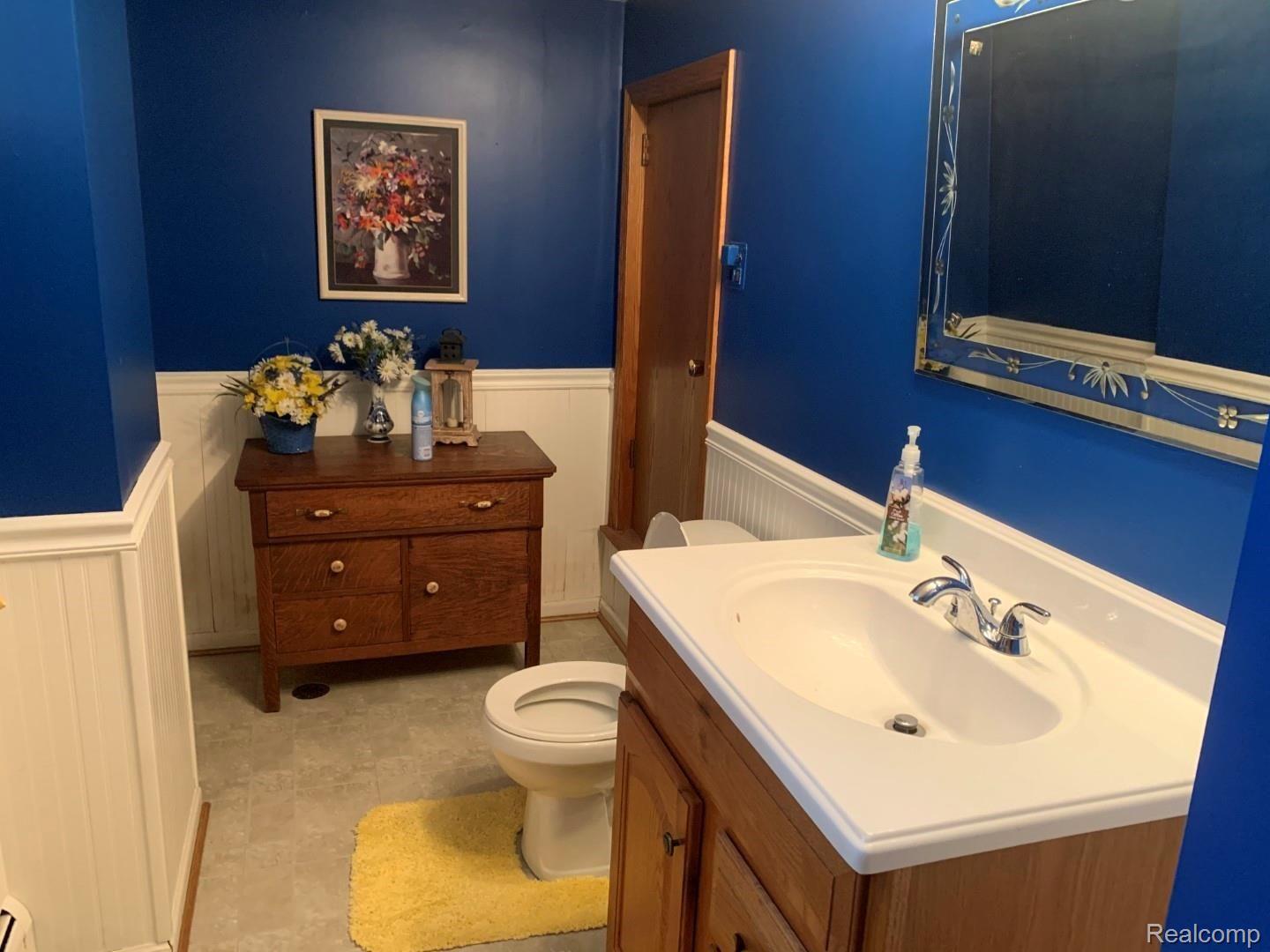 739 Wilwood Road Rochester, MI 48309 - Photo 71 of 99 LLHalfBath (3).jpg