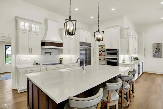 $2,290,000 | 3961 Chapel Hill Court, Bargersville, IN 46106