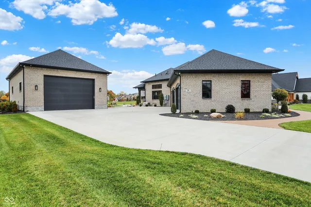 $2,290,000 | 3961 Chapel Hill Court, Bargersville, IN 46106
