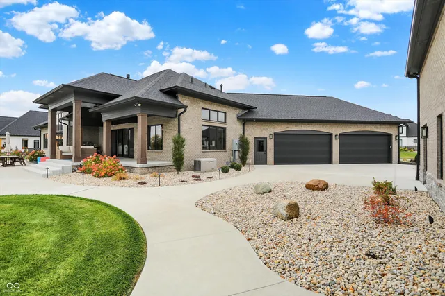 $2,290,000 | 3961 Chapel Hill Court, Bargersville, IN 46106