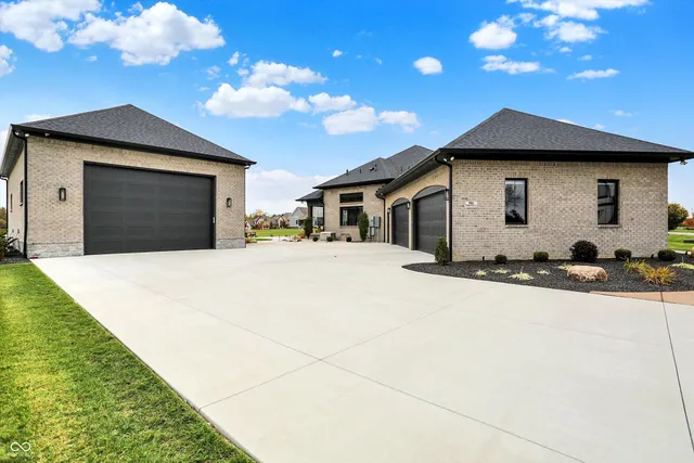 $2,290,000 | 3961 Chapel Hill Court, Bargersville, IN 46106