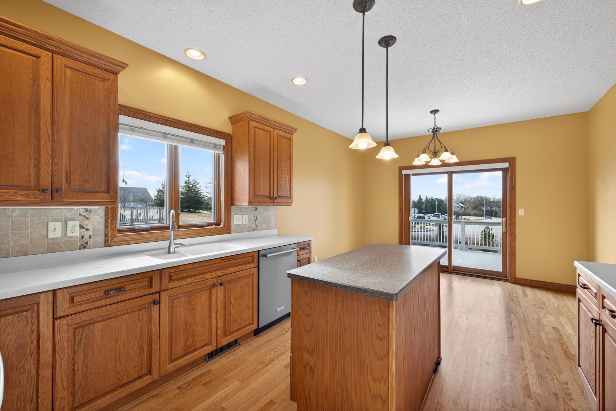 2272 Coral Court Northeast Rochester, MN 55906 - Photo 15 of 55