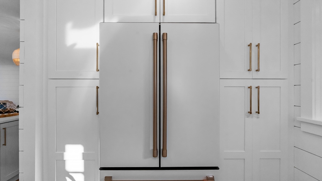 39 Connection Street Newport, RI 02840 - Photo 23 of 40