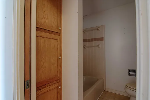 $945,000 | 11552 Farm To Market Road 1383, Schulenburg, TX 78956