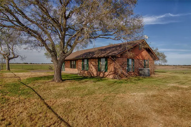 $945,000 | 11552 Farm To Market Road 1383, Schulenburg, TX 78956