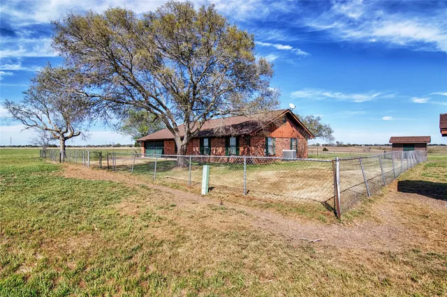 $945,000 | 11552 Farm To Market Road 1383, Schulenburg, TX 78956